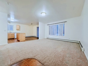 9033 Dewberry St in Anchorage, AK - Foto de edificio - Building Photo