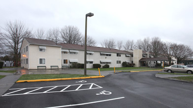 Holly Court Apartments in Seattle, WA - Building Photo - Building Photo