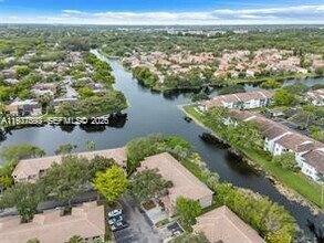 2394 NW 97th Way in Pembroke Pines, FL - Building Photo - Building Photo