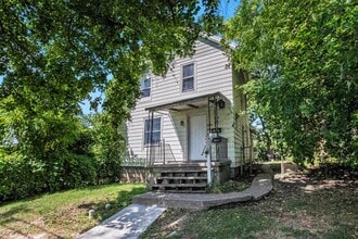 811 Larned St in Lansing, MI - Building Photo - Building Photo
