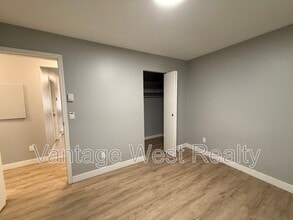 255-255 Nickel Rd in Kelowna, BC - Building Photo - Building Photo