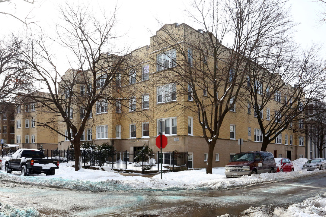 Claremont Court Condo in Chicago, IL - Building Photo