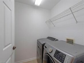 4690 St Croix Ln-Unit -426 in Naples, FL - Foto de edificio - Building Photo