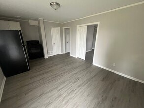 205 Stirling St in Jackson, MS - Building Photo - Building Photo