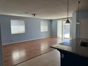 1537 Sycamore Dr in Oakley, CA - Building Photo - Building Photo