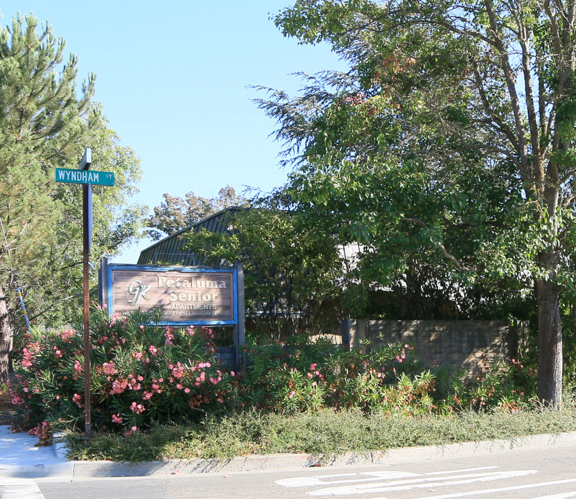 Petaluma Senior Apartments in Petaluma, CA - Building Photo