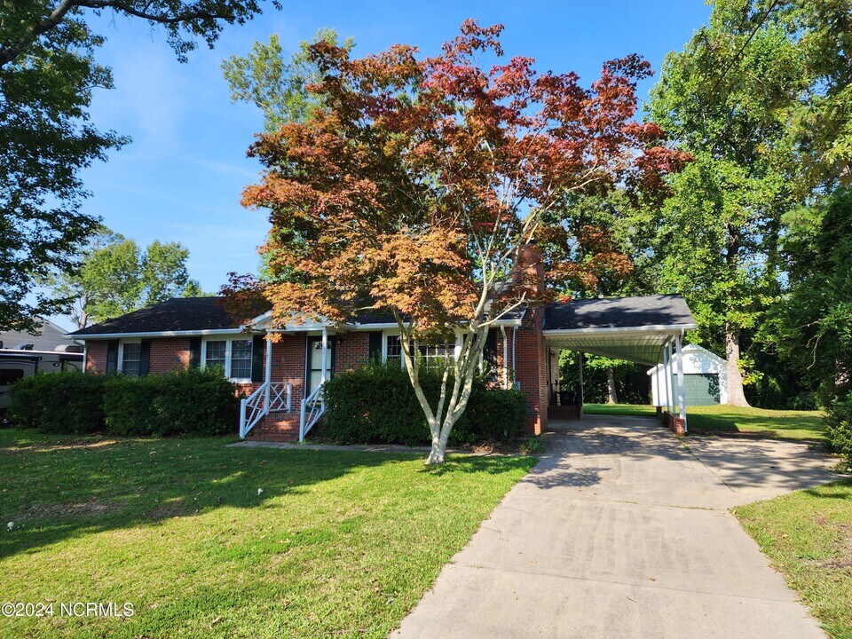 607 River Ct in Jacksonville, NC - Building Photo