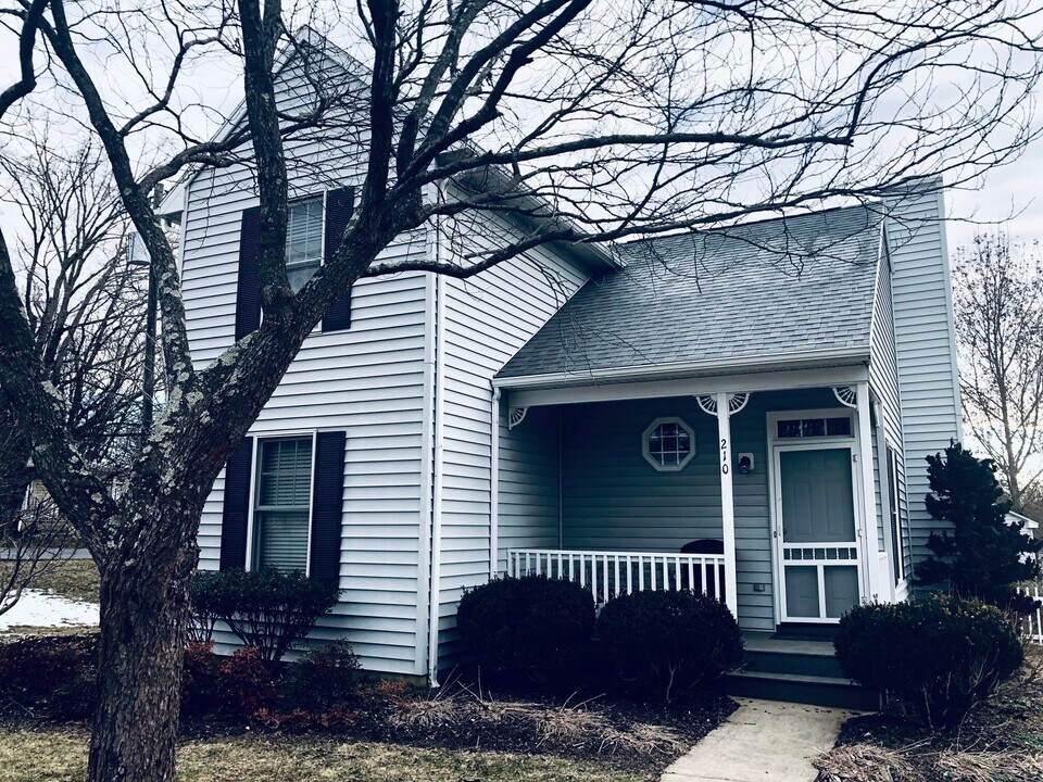 210 Alum Springs Rd in Lexington, VA - Foto de edificio