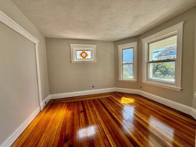 112 College Ave, Unit 1 in Medford, MA - Building Photo - Building Photo