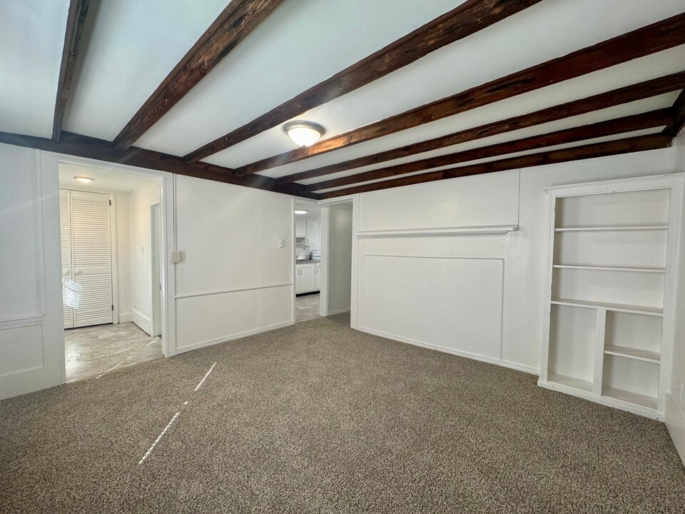 16 Maple St, Unit 16 in Concord, NH - Building Photo