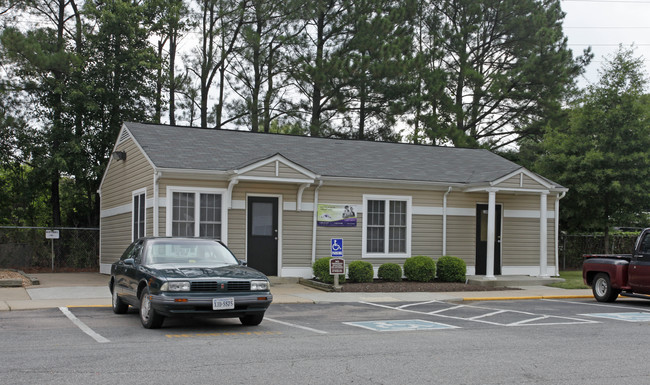 Lafayette Gardens in Richmond, VA - Building Photo - Building Photo