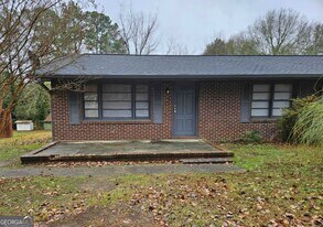 268 Elks St in Winder, GA - Building Photo