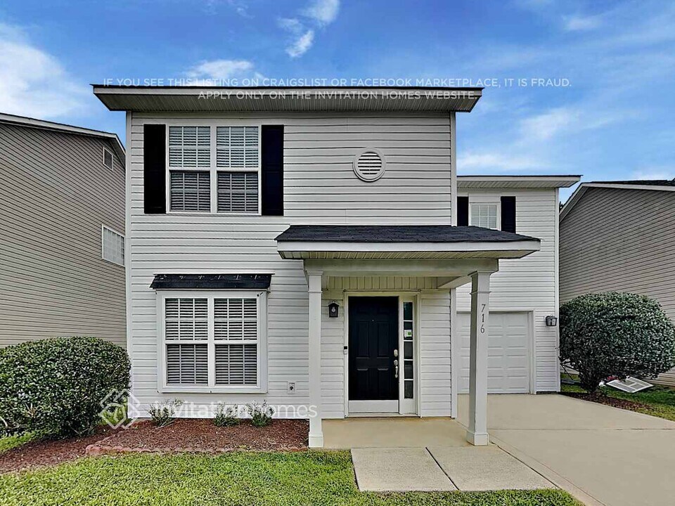 716 Raindrops Rd in Gastonia, NC - Building Photo