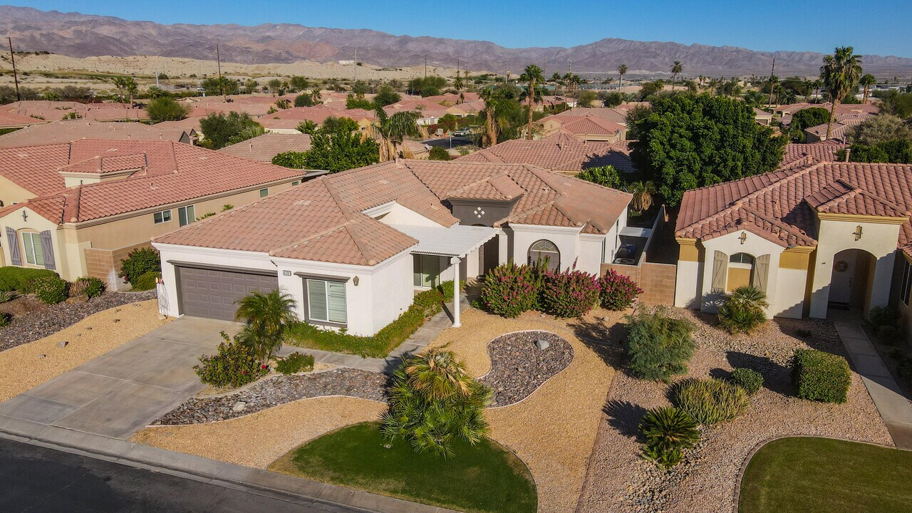 42222 Revere St in Indio, CA - Building Photo