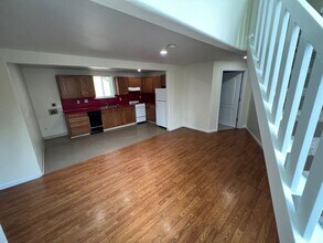 173 NE Hwy 20 in Toledo, OR - Building Photo - Building Photo