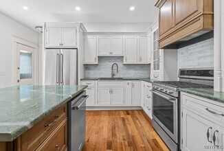 890 W Ferry St in Buffalo, NY - Building Photo - Building Photo