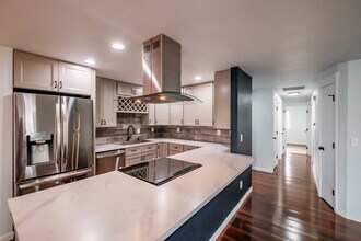 401 Whittier St in Silverton, OR - Building Photo - Building Photo