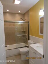 709A Plymouth Dr in Lakewood, NJ - Building Photo - Building Photo