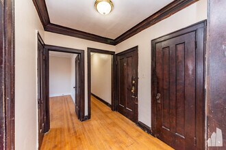 4455 N Artesian Ave, Unit 2 in Chicago, IL - Building Photo - Building Photo