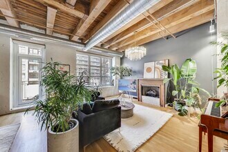 333 S Desplaines St, Unit 302 in Chicago, IL - Building Photo - Building Photo