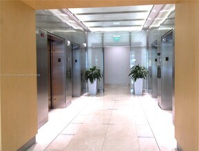 2101 Brickell Ave in Miami, FL - Building Photo - Building Photo