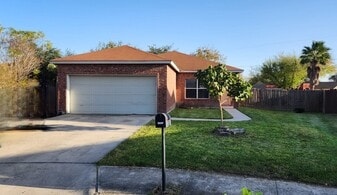 2402 Sierra Ct in Mission, TX - Building Photo