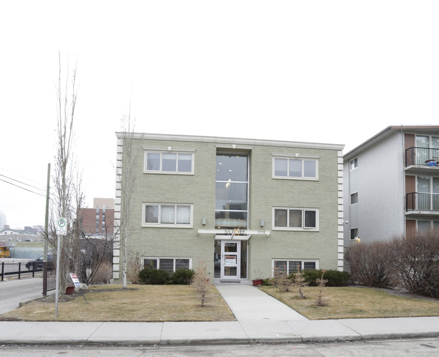 1712 13th St SW in Calgary, AB - Building Photo