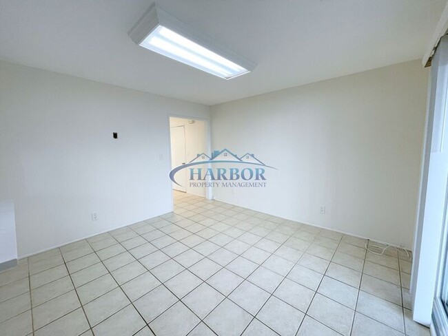 1107 Opal St in Redondo Beach, CA - Building Photo - Building Photo