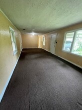 7137 Burlingame Blvd in Shreveport, LA - Building Photo - Building Photo