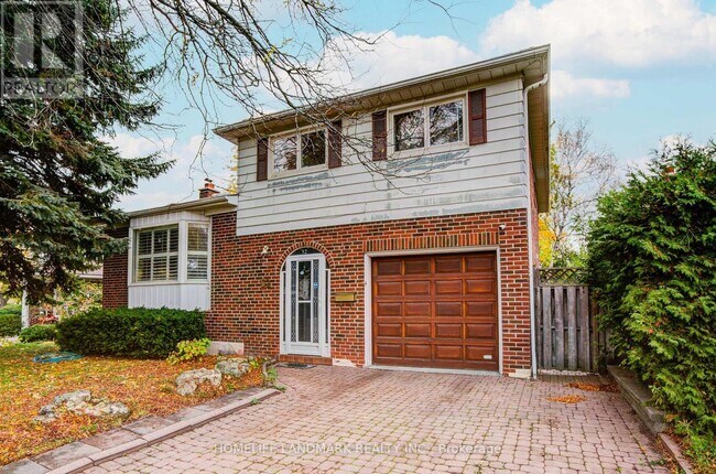 52 Deepdale Dr in Toronto, ON - Building Photo - Building Photo