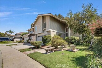 11 Hidalgo in Irvine, CA - Building Photo - Building Photo
