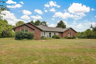 3740 W Farm Rd 106 in Springfield, MO - Building Photo - Building Photo