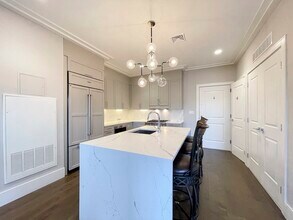 214 Market St in Boston, MA - Foto de edificio - Building Photo