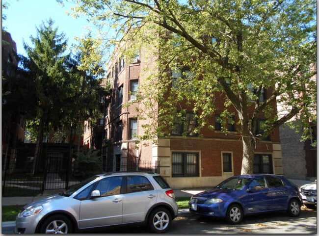 property at 7006 N Paulina St