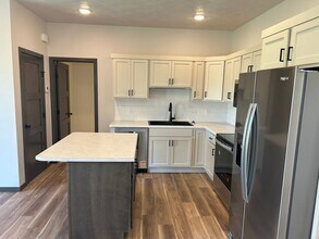 6107 S Alki Pl in Sioux Falls, SD - Building Photo - Building Photo