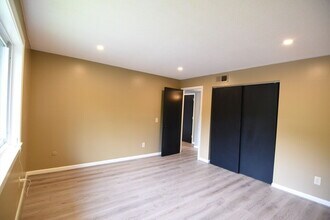 176 Maple Ave in Rutland, MA - Building Photo - Building Photo