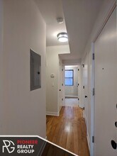 2211 W Eastwood Ave, Unit 3 in Chicago, IL - Building Photo - Building Photo