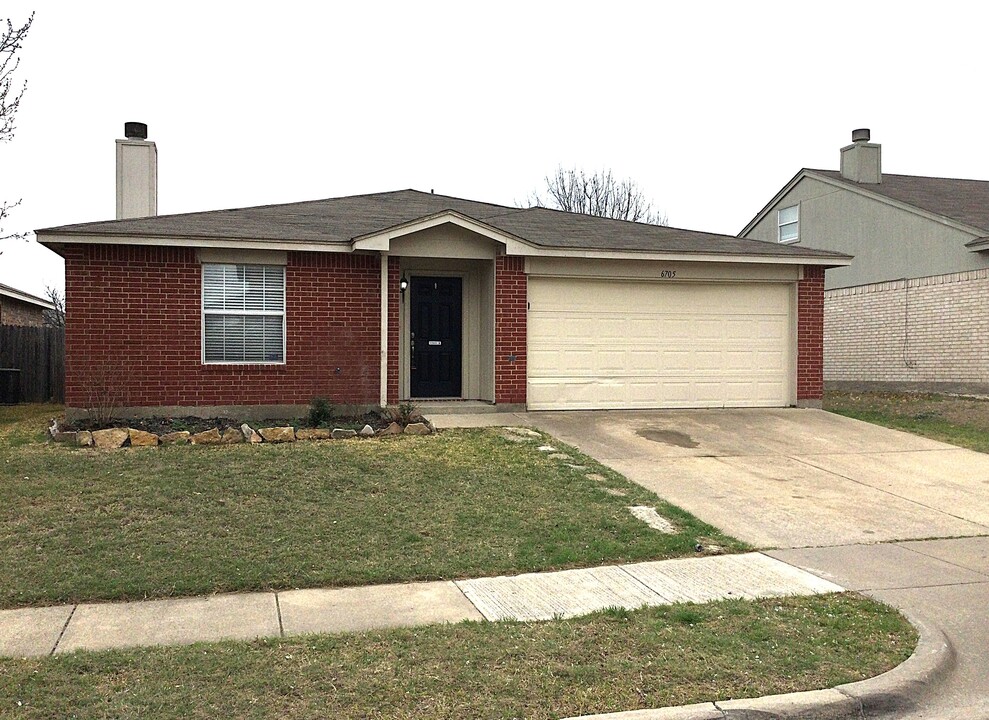 6705 Dusty Ridge Trl in Arlington, TX - Building Photo