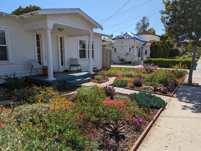 property at 728 E Palmer Ave