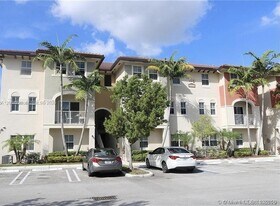 8900 NW 97th Ave in Doral, FL - Building Photo