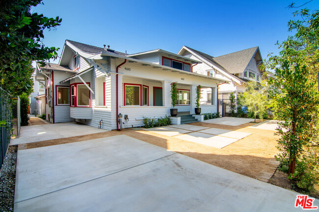 4612 Franklin Ave in Los Angeles, CA - Foto de edificio - Building Photo