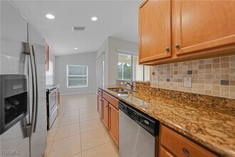 2457 Hopefield Ct in Cape Coral, FL - Building Photo - Building Photo