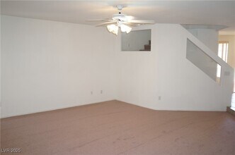 932 Ribbon Grass Ave in Las Vegas, NV - Building Photo - Building Photo