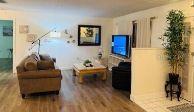 18385 Hottelet Cir in Port Charlotte, FL - Building Photo - Building Photo