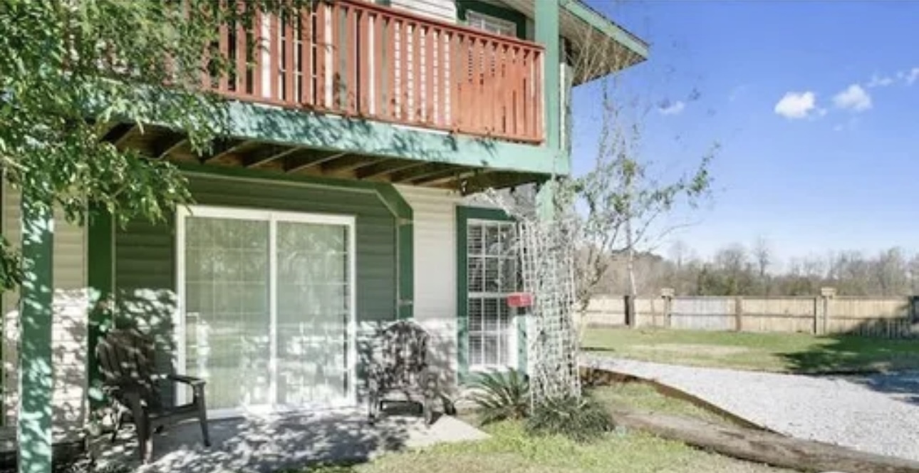 618 Don Guilbeau Rd in Arnaudville, LA - Building Photo