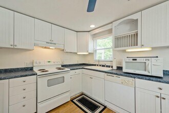 921 Dodge St in Lake Geneva, WI - Building Photo - Building Photo