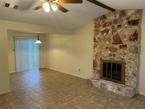 2114 Lear Ln in Austin, TX - Building Photo - Building Photo