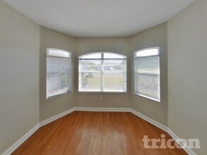 9208 64th Ct E in Parrish, FL - Foto de edificio - Building Photo