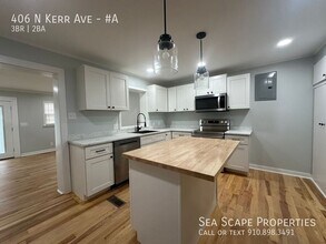 406 N Kerr Ave in Wilmington, NC - Foto de edificio - Building Photo