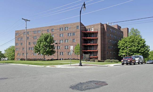 Scoville Center Apartments in Beloit, WI - Foto de edificio - Building Photo